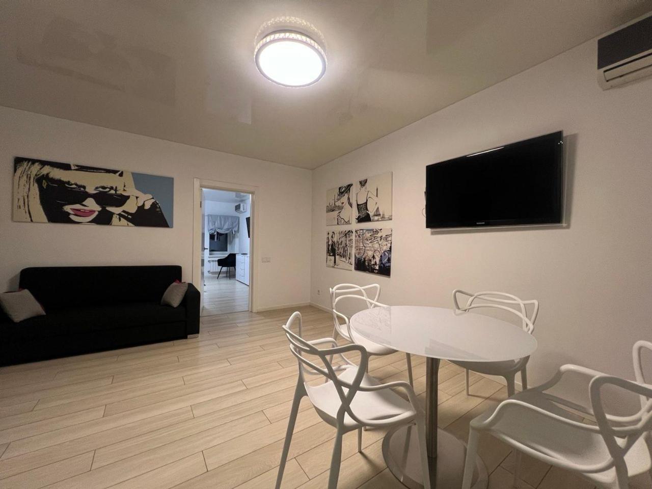 2-Room Luxury Apartment In The Center Kyiv Exterior foto